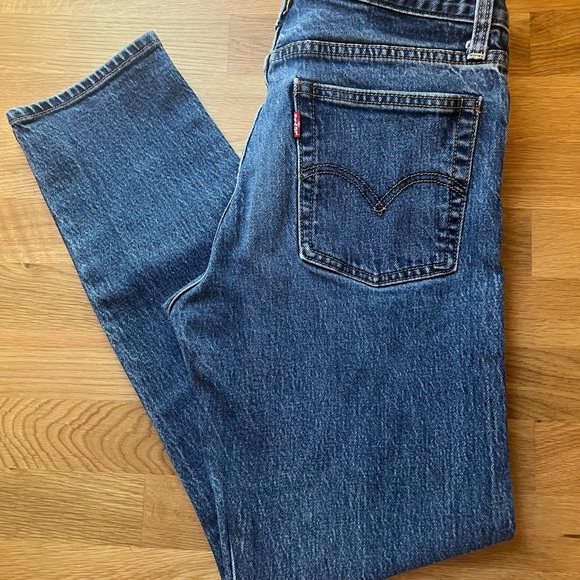Mid rise cropped Levi jeans - Picture 2 of 7
